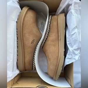 New In Box Ugg K Tasman ll kids size 6